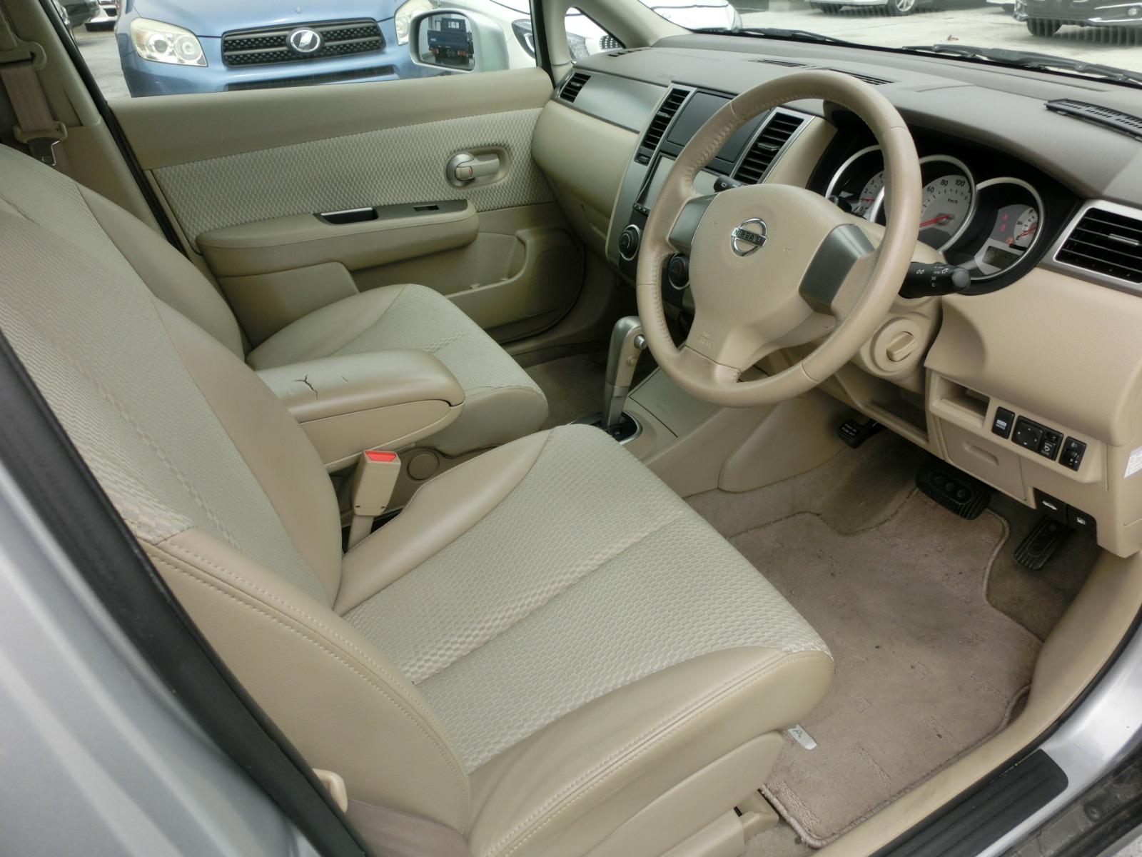 2011 Nissan TIIDA
